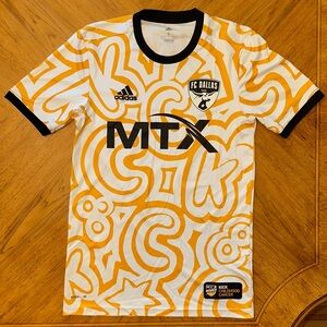 adidas FC Dallas MLS Soccer Jersey Men's Small Kick Childhood Cancer Gold
